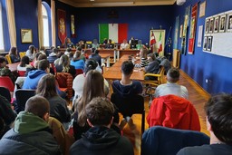 SedutaConsiglioComunaleRagazziCanelli.jpg - {SedutaConsiglioComunaleRagazziCanelli.jpg} - [89008]