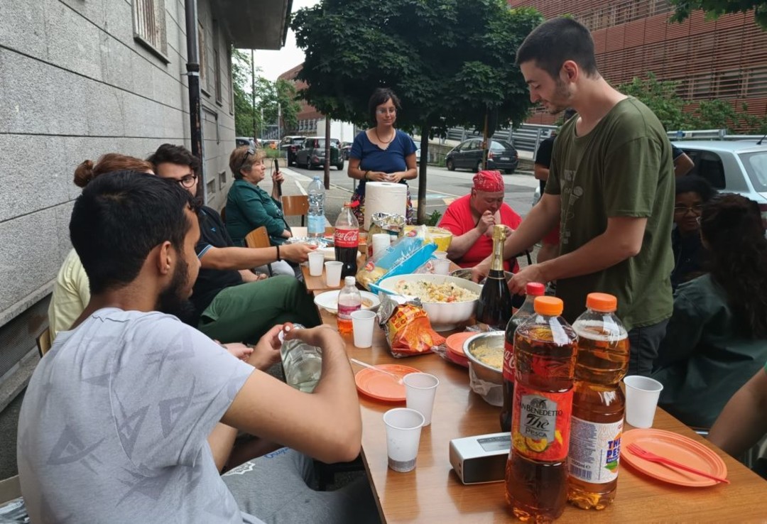 Foto Festa dei vicini.jpg - {Foto Festa dei vicini.jpg} - [89857]