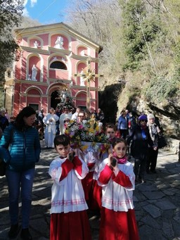 santuario-beata-vergine-degna-916602.jpg - {santuario-beata-vergine-degna-916602.jpg} - [90081]