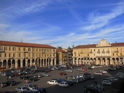 PiazzaGaribaldiAlessandria.jpg - {PiazzaGaribaldiAlessandria.jpg} - [90778]