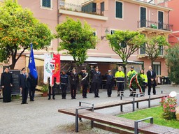 Festa-della-Liberazione-a-Laigueglia-02.jpg - {Festa-della-Liberazione-a-Laigueglia-02.jpg} - [90890]