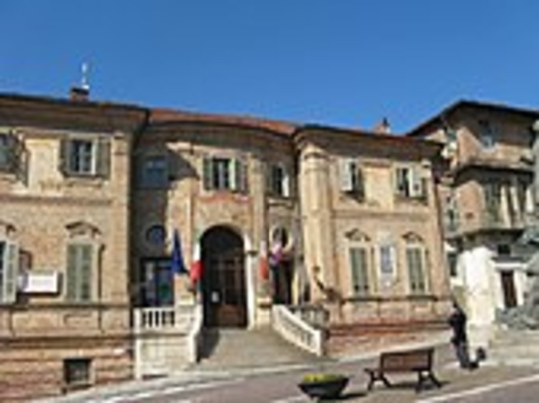 28_Bra_-_Municipio.jpg - {28_Bra_-_Municipio.jpg} - [9136]