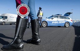 polizia stradale.jpg - {polizia stradale.jpg} - [92067]