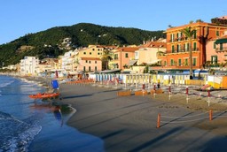 ombrelloni alassio.jpg - {ombrelloni alassio.jpg} - [9320]