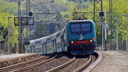treno.jpg - {treno.jpg} - [93814]