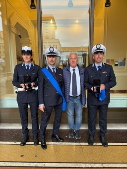 Sansalone De Bernardis premio polizia locale genova (3).jpg - {Sansalone De Bernardis premio polizia locale genova (3).jpg} - [94374]