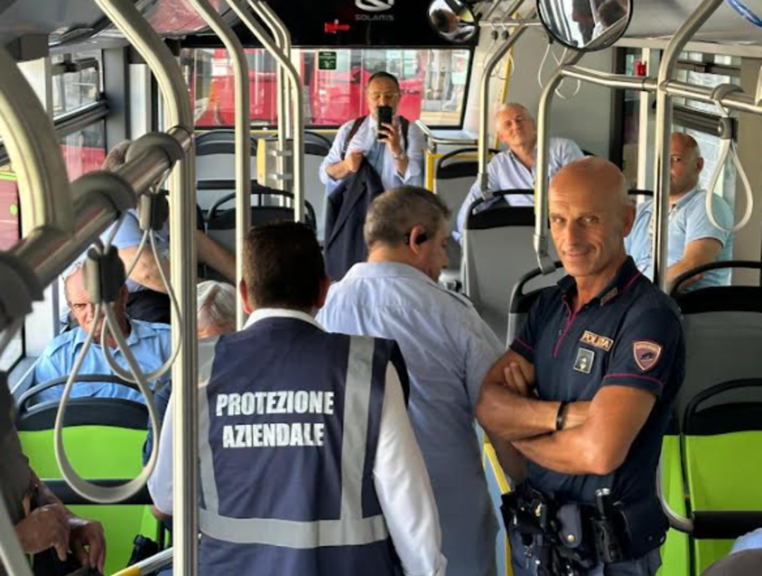 polizia .png - {polizia .png} - [9686]
