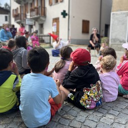 Bambini-in-Val-Varaita-2037x2048.jpg - {Bambini-in-Val-Varaita-2037x2048.jpg} - [97593]