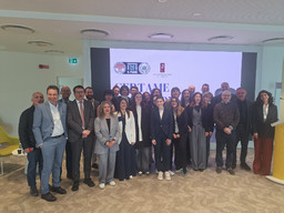 Certame_Gruppo-2048x1536.jpg - {Certame_Gruppo-2048x1536.jpg} - [97913]