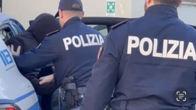 polizia.jpg - {polizia.jpg} - [98633]
