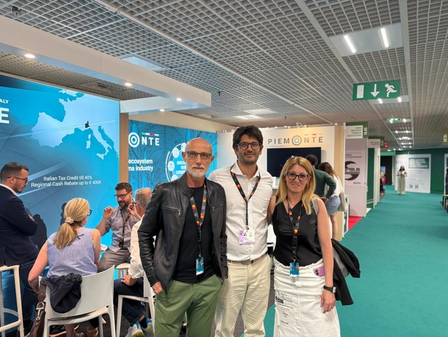 Foto Cannes Marche du Film (1).jpg - {Foto Cannes Marche du Film (1).jpg} - [99409]